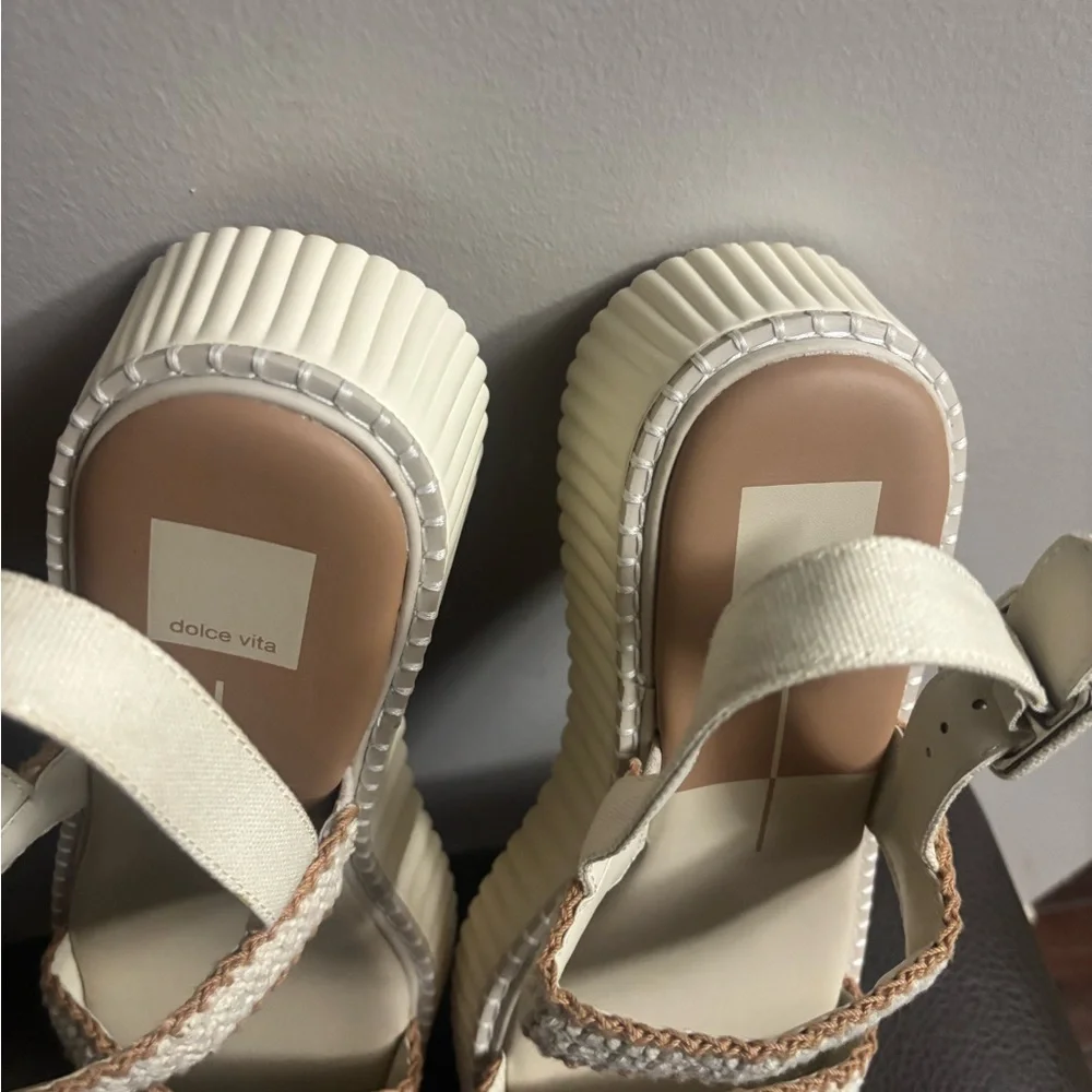 Dolce Vita Drake Platform Sandal brand new